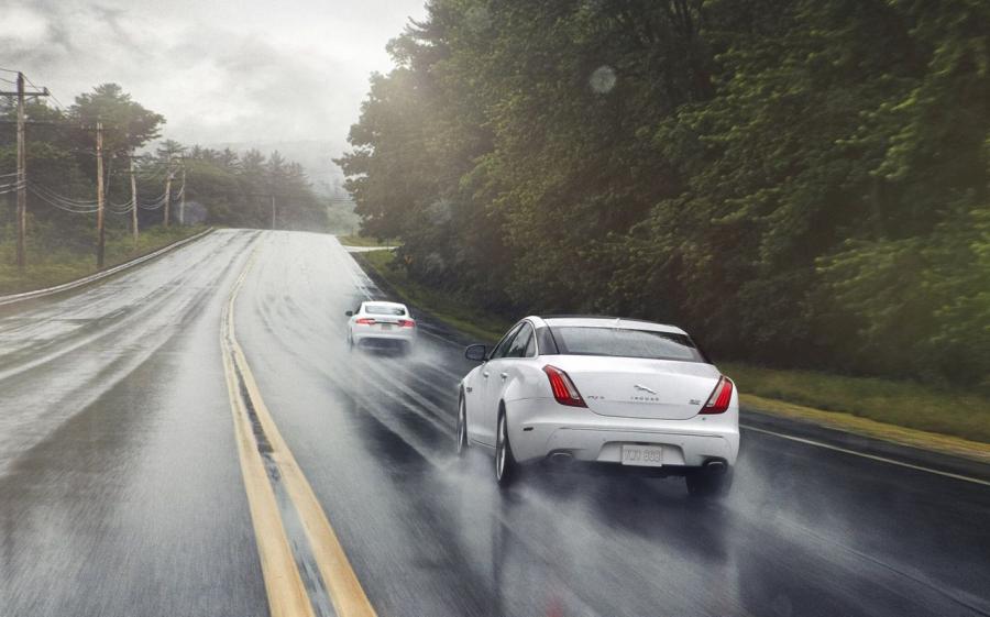  Jaguar XJ AWD 2013 года  (фото 26 из 27)